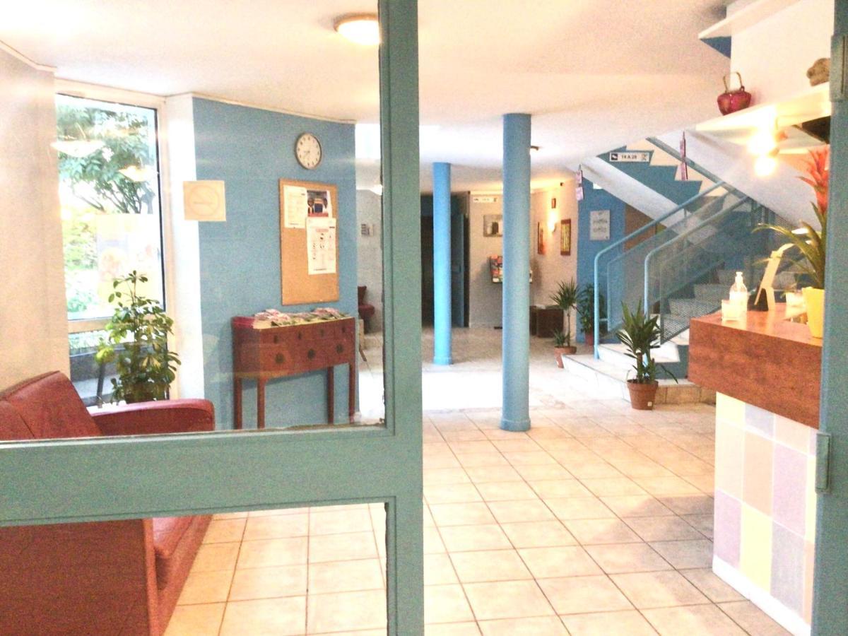 Confortel Avignon TGV Hotel Esterno foto