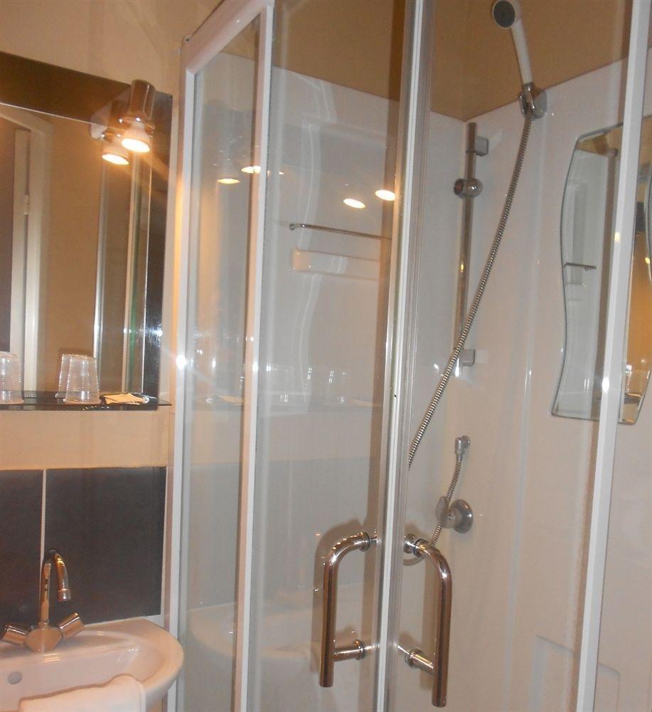 Confortel Avignon TGV Hotel Esterno foto