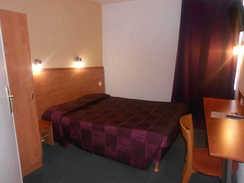 Confortel Avignon TGV Hotel Esterno foto